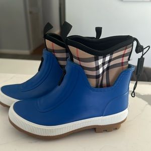 Kids Burberry boots